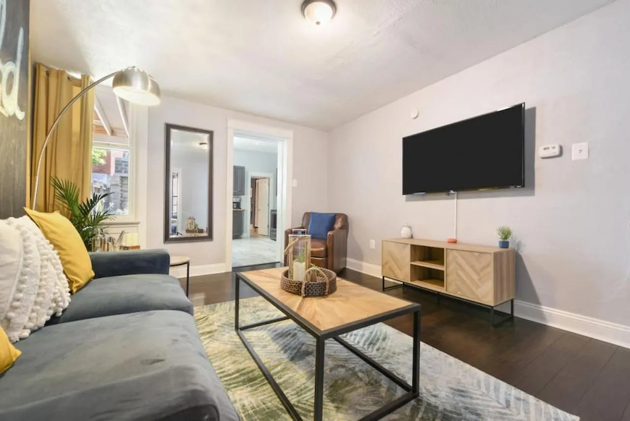 Hostwise Stays - The Edmond - Bloomfield Apartment In A Great Location! ピッツバーグ 米国